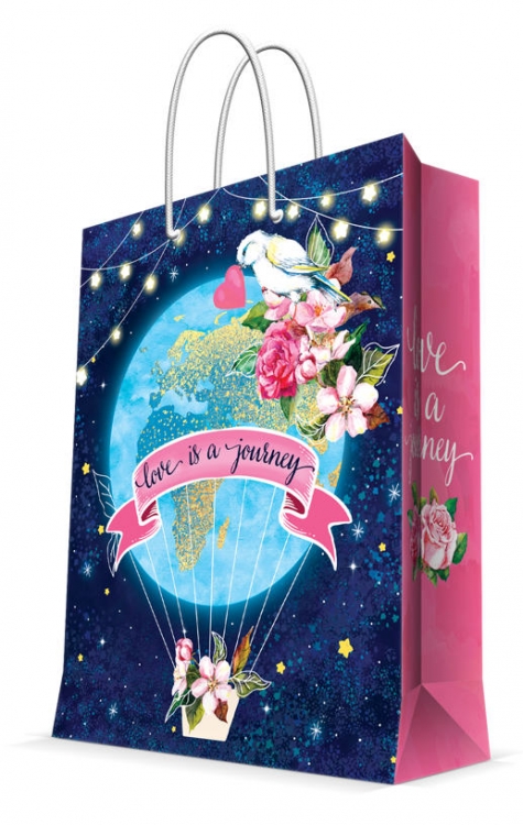 Пакет бумажный "Love is travel"